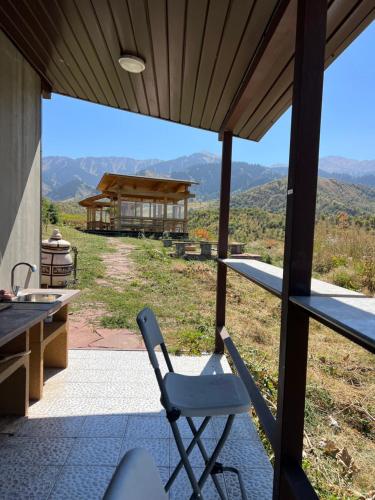 Pemandangan gunung umum atau pemandangan gunung yang diambil dari the country house
