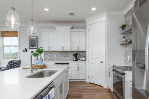 Gallery image of (14) Shell Yeah, Direct Marsh Views, Pool, Family Friendly in Hilton Head Island