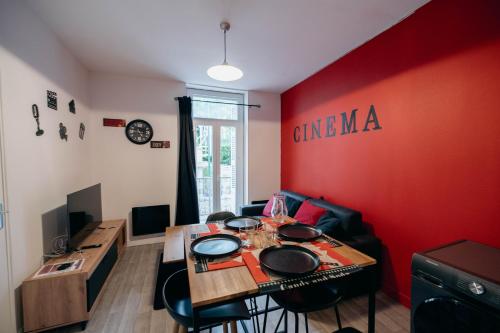 Fotografie z fotogalerie ubytování Le séjour ciné-Proche du centre-wifi-parking v destinaci Lurdy