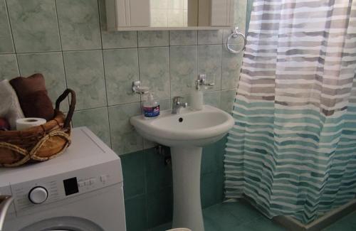 Koupelna v ubytování Ampolias rooms Messolonghi