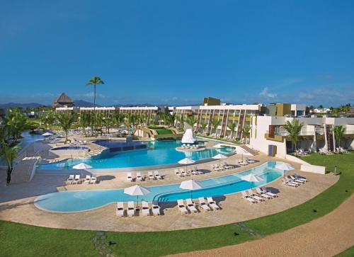 Bazén v ubytování Dreams Onyx Resort & Spa - All Inclusive nebo v jeho okolí