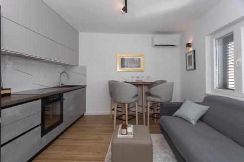 Galeriebild der Unterkunft Apartment Omnia in Južni Škugori