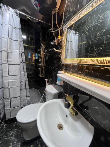 Bilik mandi di Future Hostel
