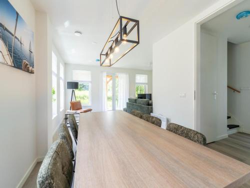 Χώρος καθιστικού στο Holiday Home by Lake Beach Simonshaven