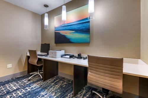 Best Western Plus Orlando East - UCF Area Image