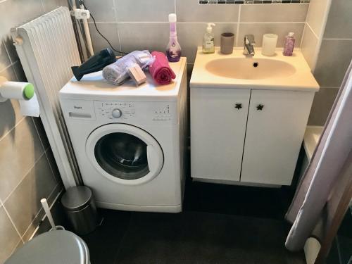 Φωτογραφία από το άλμπουμ του Nice flat close to Seine river in Paris σε Le Pecq