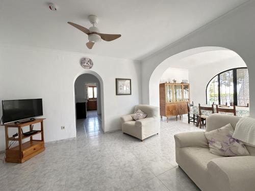 CASA SERRA CERCA DE LAS PLAYAS Y CALAS DE CALPE