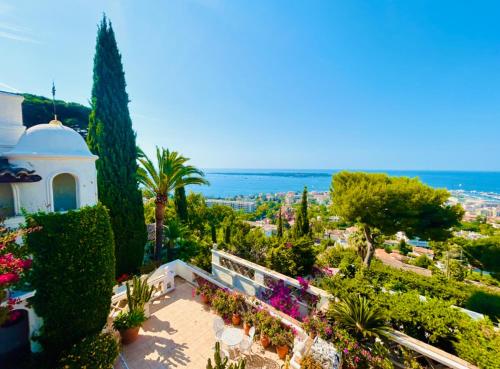 Somptuous exotic villa in Cannes