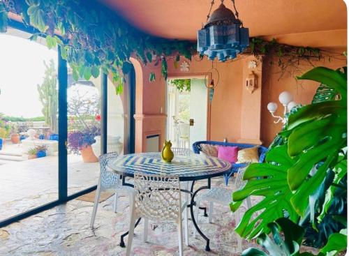 Somptuous exotic villa in Cannes