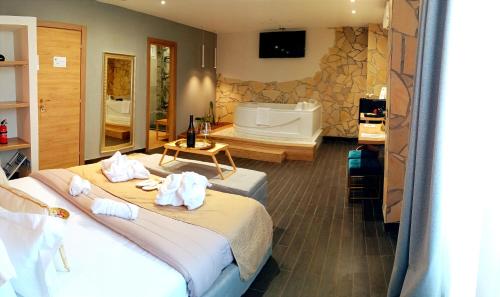 Postel nebo postele na pokoji v ubytování Ti Scialíi Suites Rooms and Relax