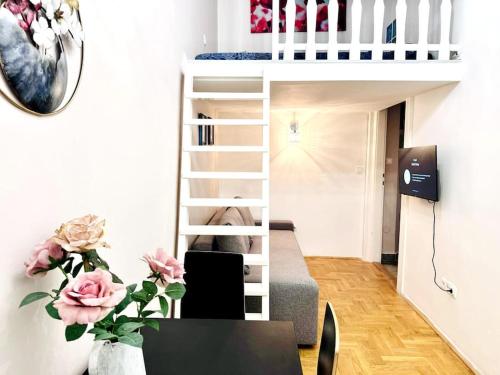 F2 Ultra Central Danube Loft 1056 Budapest, Fővám tér 2-3 kép - 3