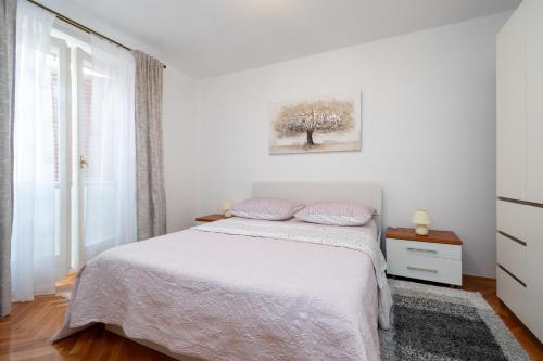 Apartments with WiFi Zadar - 22991