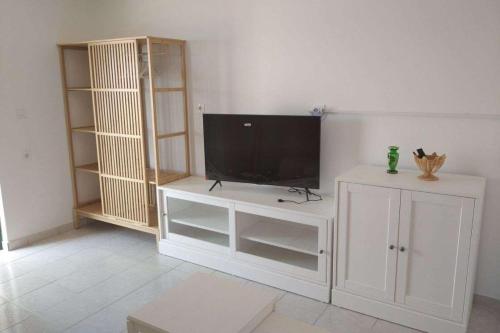 Apartments with parking space Murvica, Brac - 23462