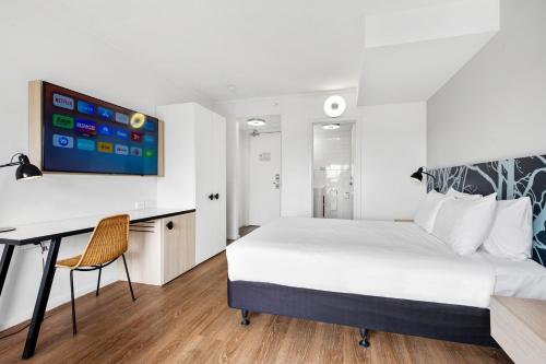 The Plaza Hotel Kalgoorlieにあるベッド