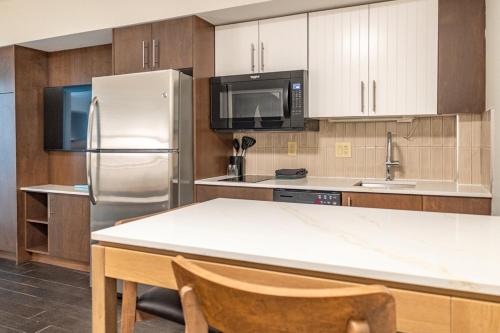Kuchyň nebo kuchyňský kout v ubytování Staybridge Suites St. Catharines Conf Ctr by IHG