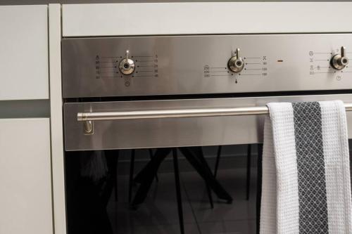 Gambar di galeri bagi Modern Luxury Apartment, Ellipse di Midrand