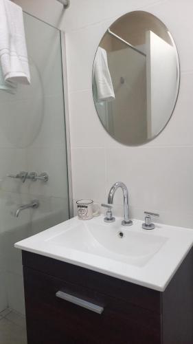 Ένα μπάνιο στο Andina Apartment