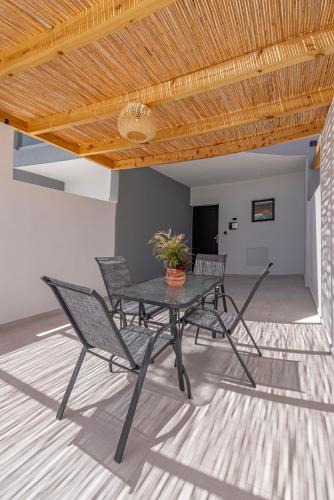 Μια τηλεόραση ή/και κέντρο ψυχαγωγίας στο Tota Suites