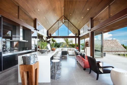 Et opholdsområde på SURALAI - Luxury Villa Koh Samui