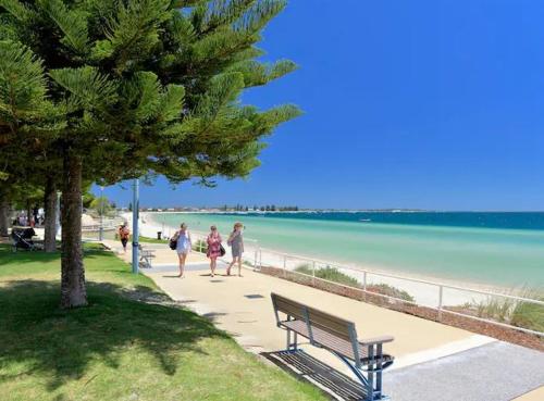 Seaview Beach Apartment - Twee Slaapkamers Appartement