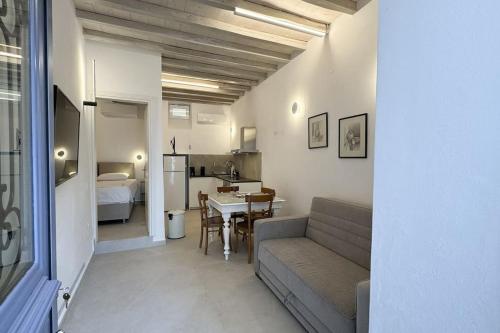 Dolce Vita Ermoupolis II