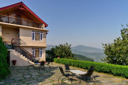 Nespecifikovaný výhled na hory nebo výhled na hory při pohledu z hotelu