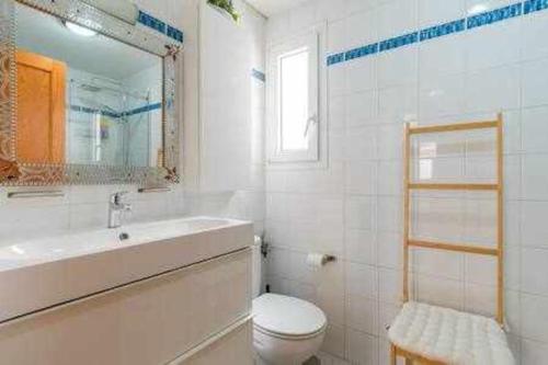 Et badeværelse på ALBATROS 1L Tres habitaciones