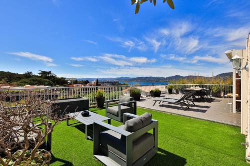 Appartement avec toit terrasse équipé au centre Saint Tropez vue mer