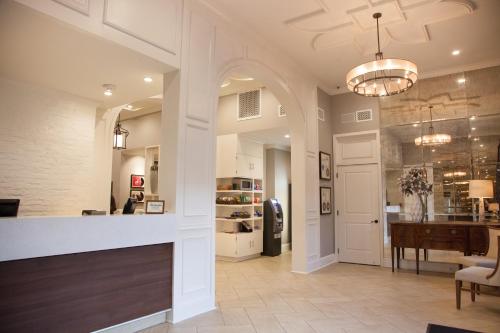 Hotel St. Pierre French Quarter Image