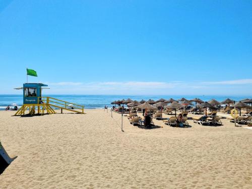 Aljaima II City Center and Beach Apartment