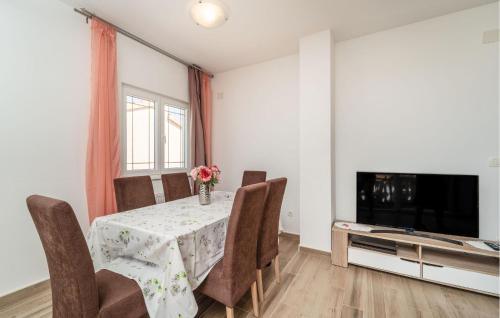 2 Bedroom Awesome Apartment In Biograd Na Moru