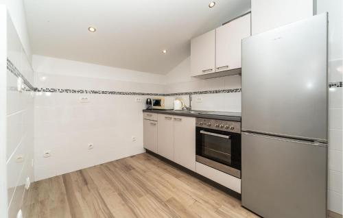 2 Bedroom Awesome Apartment In Biograd Na Moru