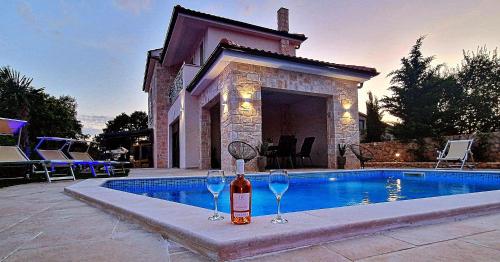 Luxury Villa Aramis with jacuzzi in Malinska