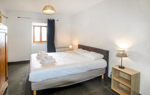 Cama o camas de una habitación en Lovely Home In Privas With Sauna
