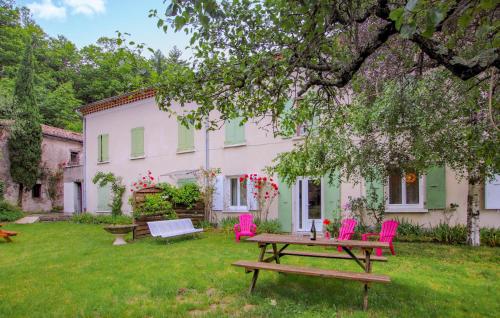 2 Bedroom Stunning Home In Burzet