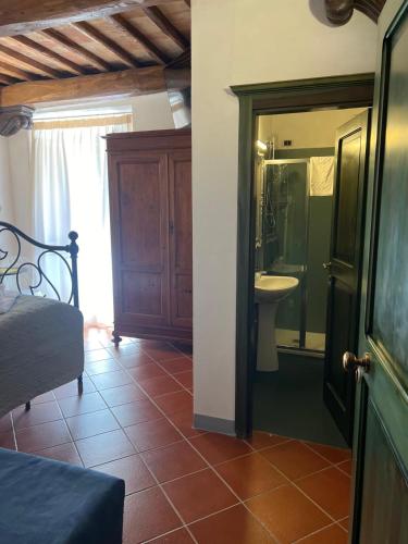Ένα μπάνιο στο A La Casa Dei Potenti
