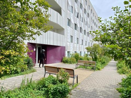 Imagen de la galería de L'Escapade de Massy - Balcon, Place de Parking, Gares RER B&C et TGV à 400m, en Massy