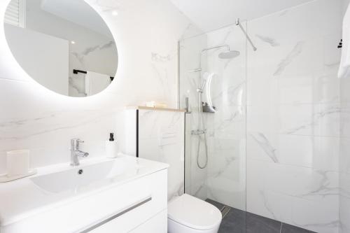 Home2Book Cozy Pool & Terrace Apartment, Arona