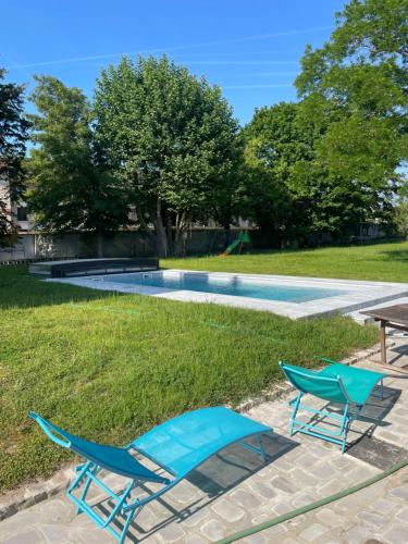 Photo de la galerie de l'établissement Grande Villa avec piscine à une heure de Paris, à Crouy-sur-Ourcq