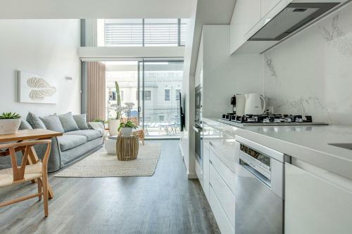 Gallery image of Surfside Suite Isyd in Sydney