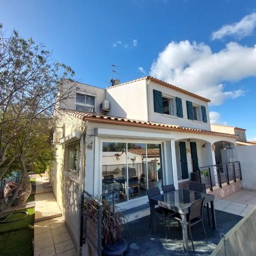 Photo de la galerie de l'établissement Palavas Belle Villa Piscine 3Chbres,Proche Plage Centre, à Palavas-les-Flots