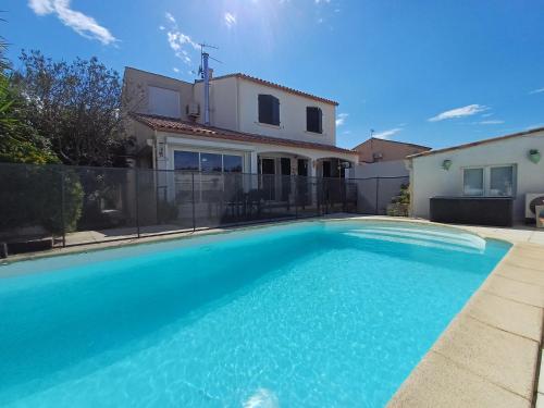 Photo de la galerie de l'établissement Palavas Belle Villa Piscine 3Chbres,Proche Plage Centre, à Palavas-les-Flots