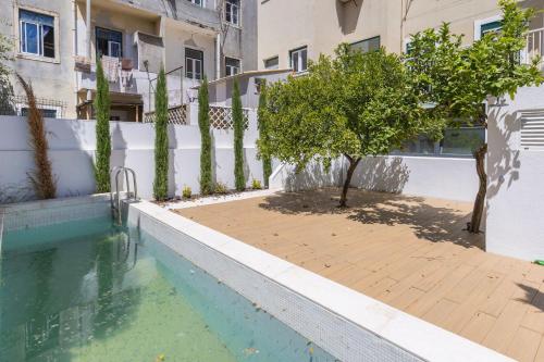 Lisbon Hidden Oasis With Pool by LovelyStay