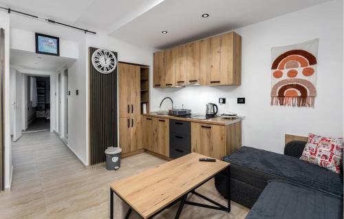 3 Bedroom Nice Home In Crikvenica