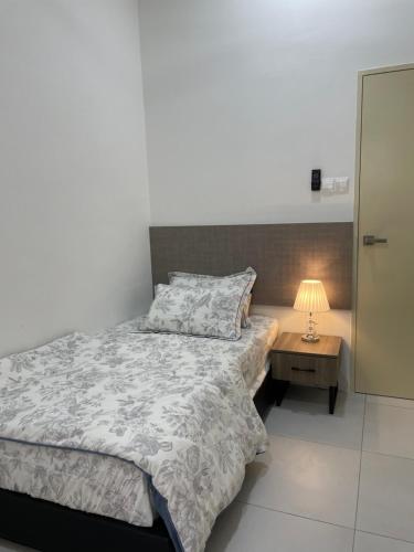 Кровать или кровати в номере The Imans Place