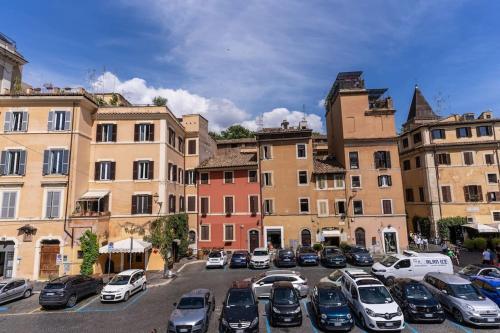 Trastevere at Piazza Giuditta Arcuati suite