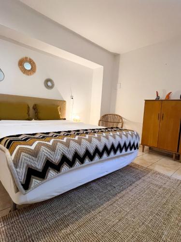 Una cama o camas en una habitación de Maison Callas - Villa Margerette