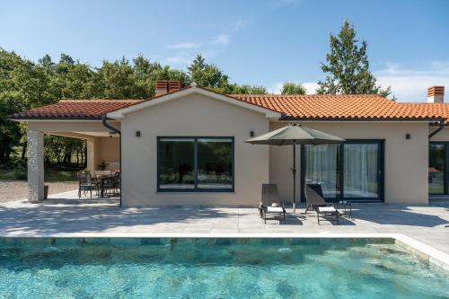 Villa Photinia