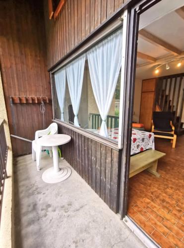 Nice 4-rooms duplex with balcony