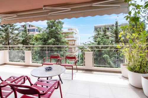 Bright and Luxurious 2BR Home in Central Glyfada